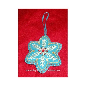 Hermosos Adornos Navideños de Fieltro - Product Image 1