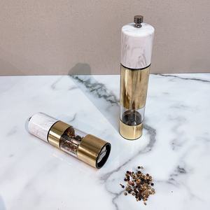 เครื่องบดเกลือและพริกไทยแบบมือหมุนสแตนเลสสตีล [Holar] รุ่นใหม่ ดีไซน์หินอ่อนสีดำและสีทอง - Product Image 6