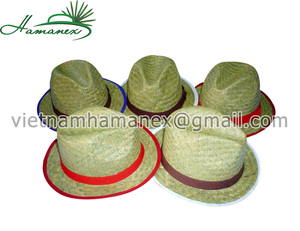 Vente en gros Chapeaux de cowboy en feuille de palmier naturels Chapeaux de paille bon marché avec ruban coloré - Product Image 1