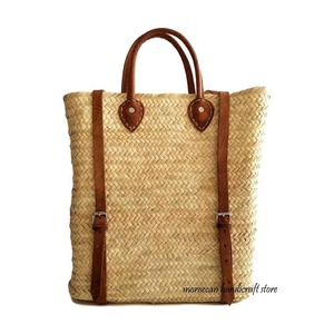 Sac à dos en paille tissé à la main à motif géométrique marocain, sac à bandoulière unisexe pour l'été - Product Image 1