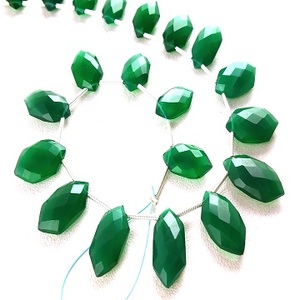 Nouvel arrivage 1 brin à facettes forme hexagonale naturel vert Onyx pierre précieuse Briolette perles fabrication de bijoux vente en gros - Product Image 1