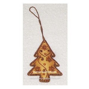 Adorno de Árbol Bordado a Mano - Product Image 1