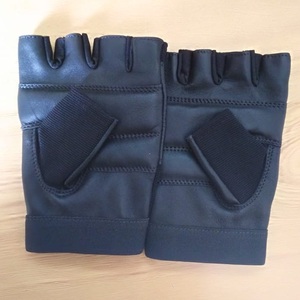 Gants de gymnastique ventilés en cuir néoprène avec support de poignet intégré en PVC et PU pour l'exercice de fitness 5-20kg - Product Image 5