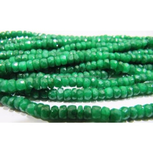Cuentas redondas naturales teñidas de corindón esmeralda de alta calidad, grado AA, 3mm-4,5mm, precio al por mayor para la fabricación de joyas - Product Image 1