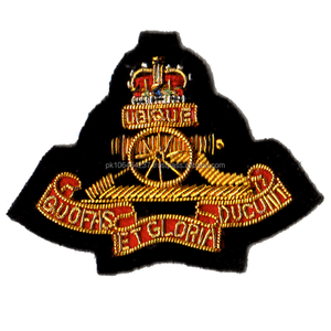 Proveedor Requisito personalizado Logo Ropa Hierro en parches Sombreros bordados hechos a mano Insignias - Product Image 1