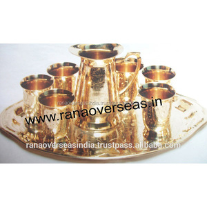 Ensemble de verres à eau en métal laiton avec motif floral gravé, écologique, avec carafe et plateau contemporains pour les fêtes, cadeau de Noël - Product Image 3