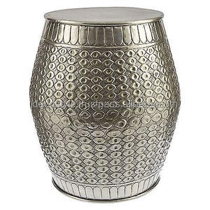 Taburete de guijarros hechos a mano - Product Image 1