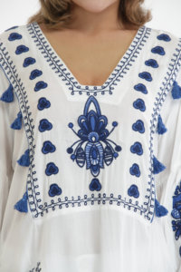 Chemisier brodé à manches lanternes pour femmes, élégant, blanc et bleu, haut à contraste, Style européen, nouvelle collection - Product Image 4