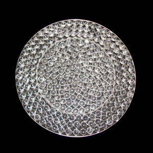 Assiette de présentation ronde en fer peinte à la main avec design personnalisé, style moderne, marque Alam pour hôtels et mariages - Product Image 1