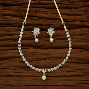 Collier plaqué 2 tons, bijoux délicat, joli design et sculpté - Product Image 1