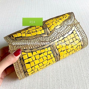 Carteras y monederos para mujer, carteras de mano artesanales bordadas - Product Image 1