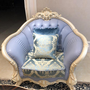 Ensemble de canapés en <span class=keywords><strong>tissu</strong></span> pour salon de style français / Nouveau <span class=keywords><strong>canapé</strong></span> en <span class=keywords><strong>tissu</strong></span> <span class=keywords><strong>capitonné</strong></span> de style classique européen avec sculptures en bois flamboyantes - Product Image 2