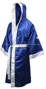 Robe de chambre en satin de soie personnalisée avec capuche pour la saison d'automne - Product Image 2