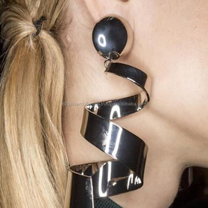Pendientes de tuerca de latón indio para mujer, diseño de Primavera de peso ligero oxidado plateado - Product Image 1
