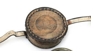 CH fait à la main Antique Sherlock Holmes boussole en laiton avec étui en cuir beau cadran affichage pointeur article de Navigation à collectionner - Product Image 6