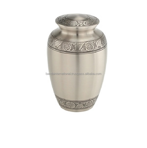 Vente en gros urnes funéraires classiques en métal étain de qualité supérieure avec rayures de couleur noire à bas prix - Product Image 6