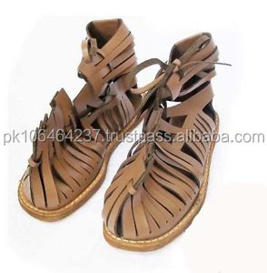 OEM Service Design 2023 Venta al por mayor Moda Diseño único Exterior Medieval Calzado Sandalias - Product Image 2