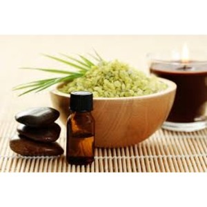 Huile essentielle 100% Pure Elettaria Cardamomum pour l'aromathérapie alimentaire et les soins de la peau en vrac exporté d'Inde - Product Image 3