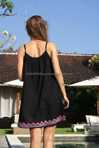 Vêtement indien en col à volants pour femmes, tunique décontractée, avec col à volants, décoration de pompon, bretelles Spaghetti, style Boho, robe courte, pour l'été, vente en gros - Product Image 2