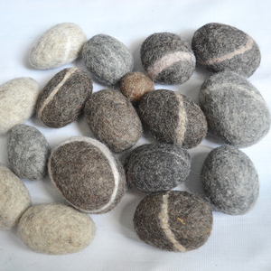 FSPB-001 écologique 100% nouvelle-zélande laine feutrée pierres boules népalais femmes artisans usine prix de gros tapis et ensembles - Product Image 3