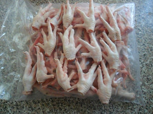 Pieds et pattes de poulet congelés de qualité supérieure certifiés HALAL, emballés sous vide, en provenance d'Afrique du Sud - Product Image 4