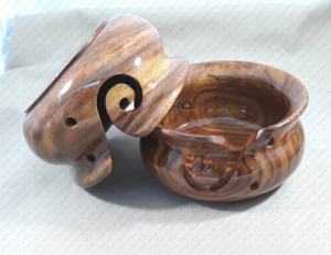 AYAANS Bols en fil de bambou écologiques, couvercles à tourbillon lisses en vrac et fentes pour aiguilles pour le crochet et le tricot en bois de Sesham par AYAANS - Product Image 4