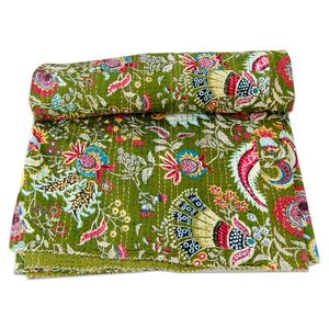 Cubrecama Kantha de Lujo de la Marca Craftjaipur, Hecho a Mano en India, Ecológico, Tamaño Queen, Algodón Verde 300TC - Product Image 1