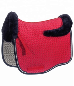 Tapis de selle de dressage avec logo anglais personnalisé Shemax Tissu satiné avec doublure en épi EUROFIT Spinefree Coton Polaire Confortable Élégant - Product Image 1