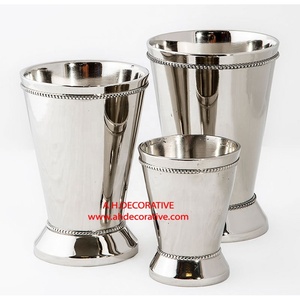 Florero Moderno de Aluminio Plateado Brillante para Decoración de Mesa de Boda y Hogar, Diseño Ligero - Product Image 1