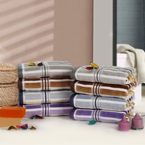 100% Serviettes de bain en bambou Ensemble de serviettes de bain de Noël Design fantaisie Couleur unie Meilleur fournisseur de serviettes de bain en Inde. - Product Image 4