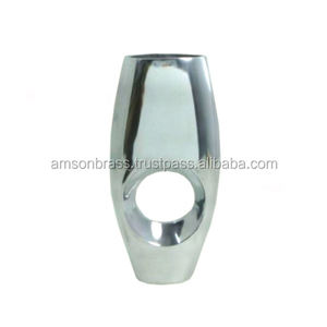 Florero decorativo con acabado plateado, diseño único hecho a mano, florero martillado y florero de mesa - Product Image 6