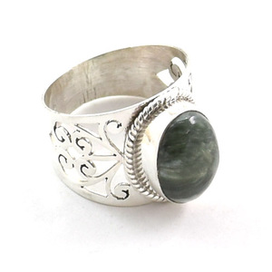 Anillo de serafinita con escamas plateadas, hermoso anillo de serafinita en plata de ley, joyería de piedras preciosas al por mayor para mujer - Product Image 1