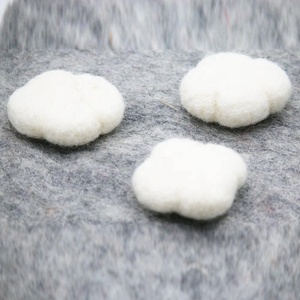 FCS-038 fieltro nube para manualidades y decoraciones de respetuoso del medio ambiente de Nueva Zelanda, fieltro de lana de las mujeres de Nepal artesanos de Nepal - Product Image 5