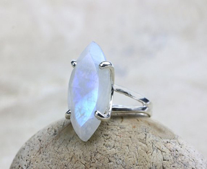 Anillo de Plata de Ley con Piedra Lunar Arcoíris, Corte Marquesa Facetado, con Engaste de Garras, para Boda, Compromiso, Fiesta, Aniversario, Regalo - Product Image 1