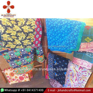 Couvre-lits en coton Kantha patchwork indien faits à la main - Product Image 1