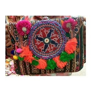 Bolso de mano de noche para mujer al por mayor con bordado y decoración de abalorios tipo cierre de cremallera estilo inspirado indio - Product Image 1