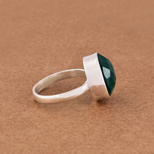 Bague de forme ovale en pierre précieuse d'onyx vert 925 en argent sterling massif Bague à la mode Bague plaquée argent Grossiste CASA DE PLATA - Product Image 3