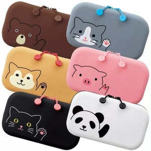Portefeuille en silicone souple imperméable avec fermeture éclair longue, motif animalier fantaisie, pour cosmétiques et monnaie – En stock - Product Image 2