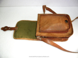 Petit sac à bandoulière en cuir de chèvre véritable personnalisé avec bandoulière réglable et fermeture à rabat OEM ODM - Product Image 5