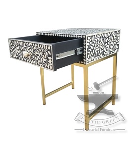 Table d'appoint en incrustation d'os de style industriel avec pieds en laiton doré pour la maison, le salon, la salle à manger ou les meubles d'hôtel - Product Image 4