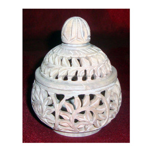 Magnifiques bougeoirs en pierre ollaire - Product Image 1