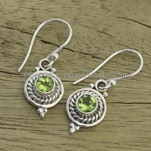 Pendientes colgantes largos de peridoto natural, pendientes de plata de ley sólida 925, pendientes de joyería fina hechos a mano al por mayor - Product Image 2