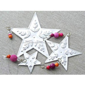 Décoration de Noël fil d'argent enveloppé étoiles métal décoré miroitant charme intérieur et extérieur décor mur étoiles - Product Image 2