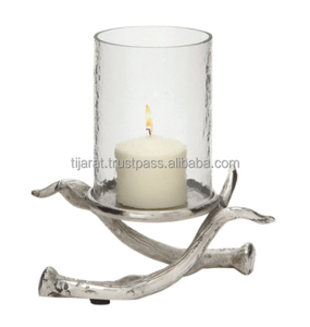 Bougeoir d'ouragan en corne en métal pour la décoration de la maison Bougeoir élégant et élégant - Product Image 1