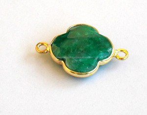 Boucles de pierres précieuses émeraude teintées Trèfle Forme Double Bail Plaqué Or À Facettes À La Main Pendentif Charme Lunette Connecteur - Product Image 5