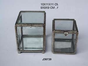 แก้วทรงสี่เหลี่ยมและกล่องทองเหลืองพร้อมอุปกรณ์ทองเหลืองในผิวโบราณ - Product Image 5