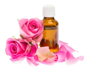 Groothandel 100% Pure Organische Natuurlijke Damast Rose Etherische Olie Rozenolie Voor Huidverzorging Parfum Kaarsolie