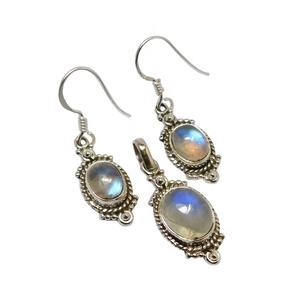 Conjunto de pendientes y pendientes de plata de ley 925 con piedras de luna de arcoíris, Set de pendientes - Product Image 1