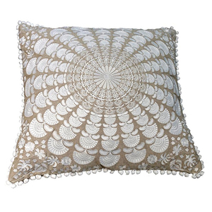 Housse de coussin en coton blanc OEM 18x18 pouces avec motif de mandala brodé pour un usage domestique - Product Image 1