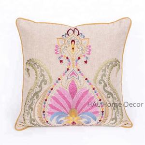 Funda de Almohada Decorativa de Algodón, Decoración del Hogar India, Funda de Almohada Decorativa, Fundas de Cojín Bordadas a Mano de Diseñador - Product Image 4